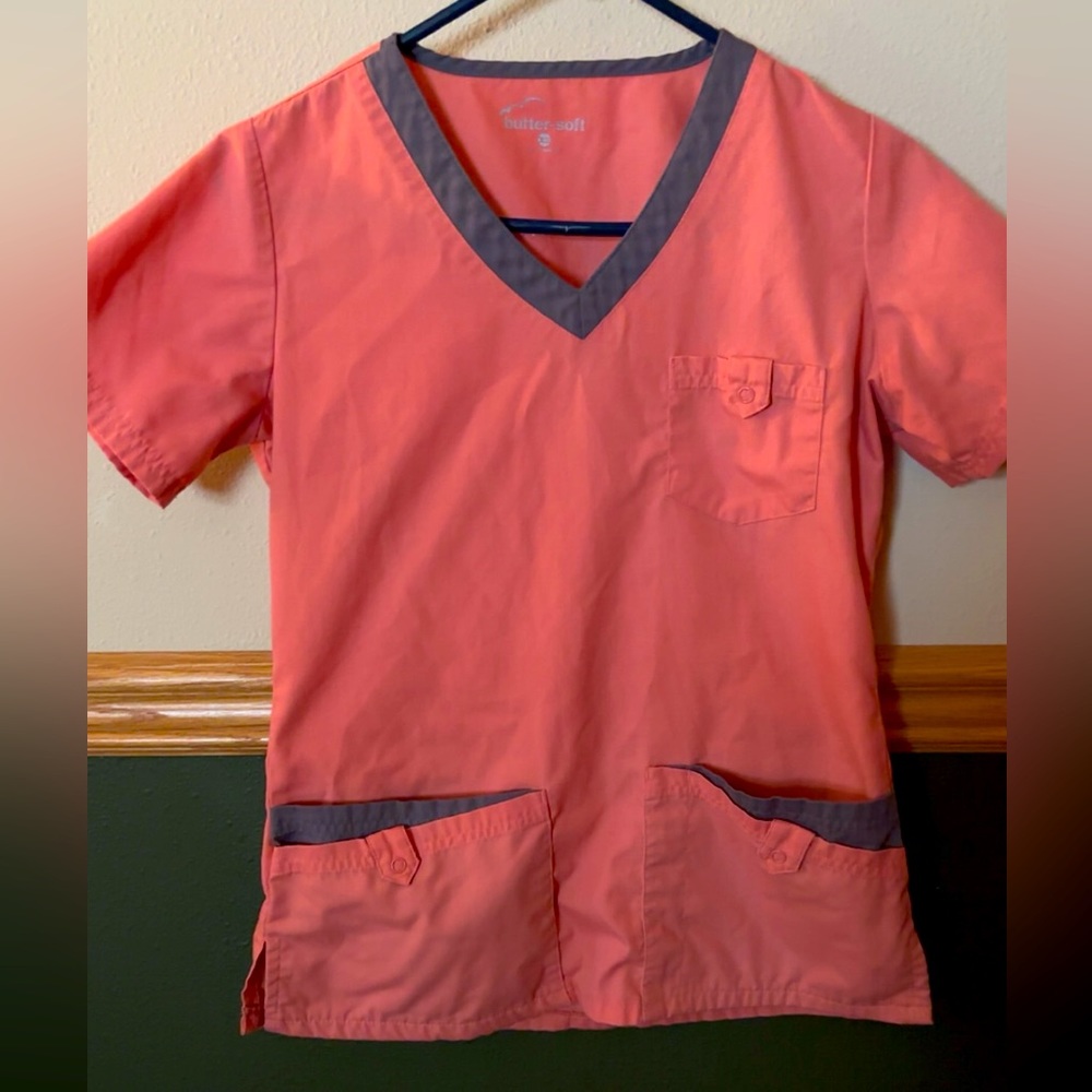Scrub top